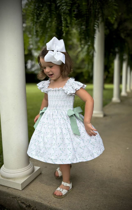 White King Organza Hair Bow