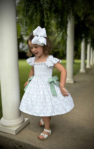 White King Organza Hair Bow