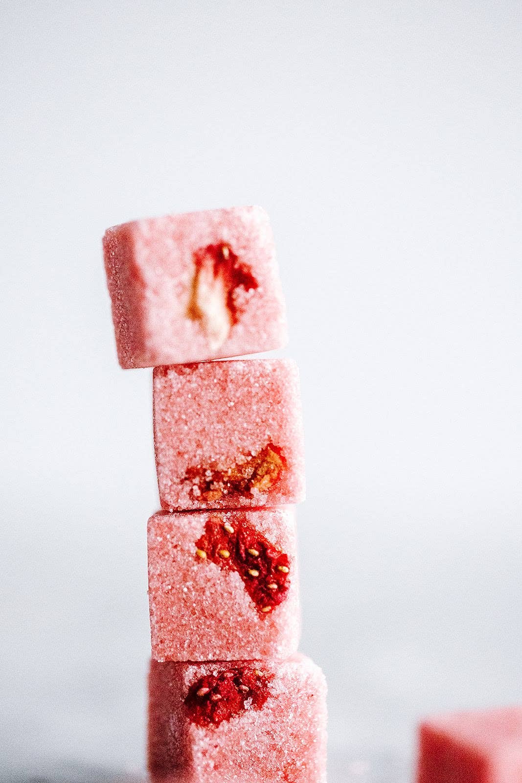 LUXE Mixer Cube - STRAWBERRY | LUXE Mixology Cube MINI